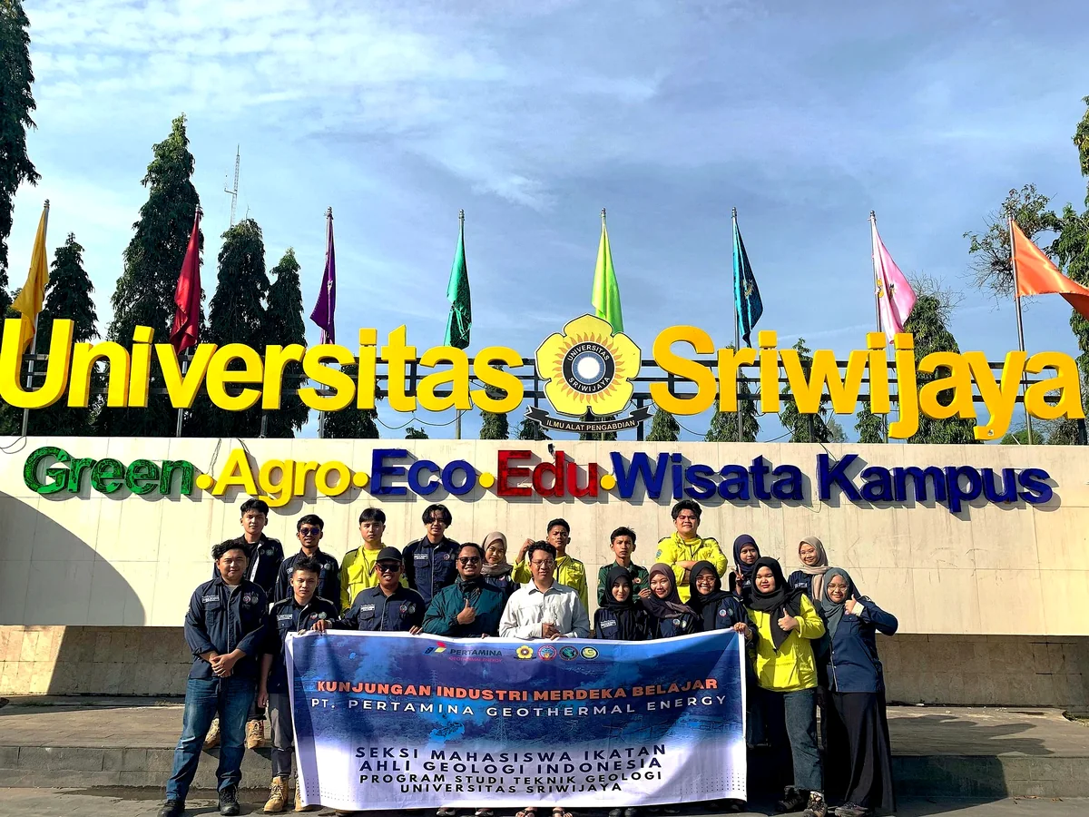 Delegation before departure for the PGE Ulubelu visit